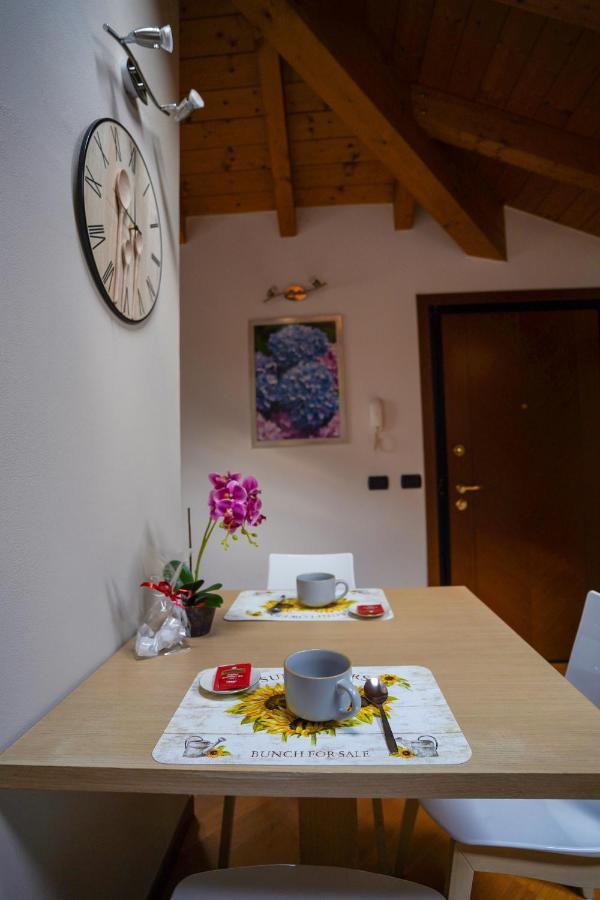 Ortensia Penthouse Leonardo Academy, Mxp & Laghi Sesto Calende Exterior foto